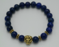 Mobile Preview: Natursteinperlen Armband dunkelblau mit goldfarbenem Löwenkopf